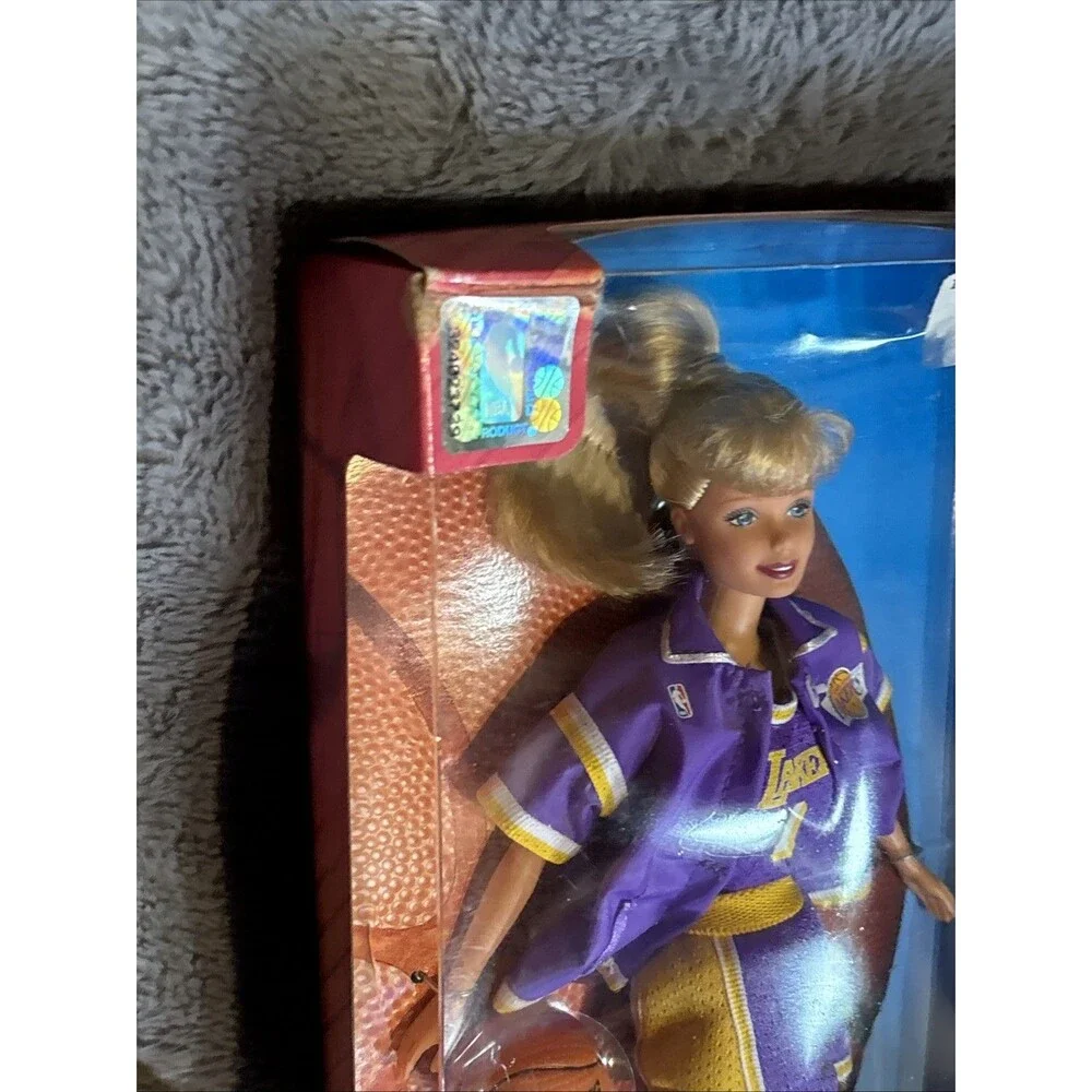 NEW - 1998 Mattel Barbie Doll NBA Los Angeles Lakers # 20704